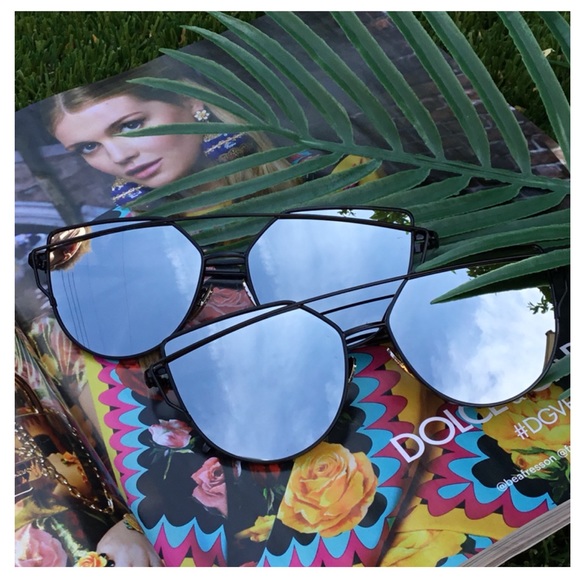 Accessories - New Arrival- Silver on Black Mirrored Sunglasses